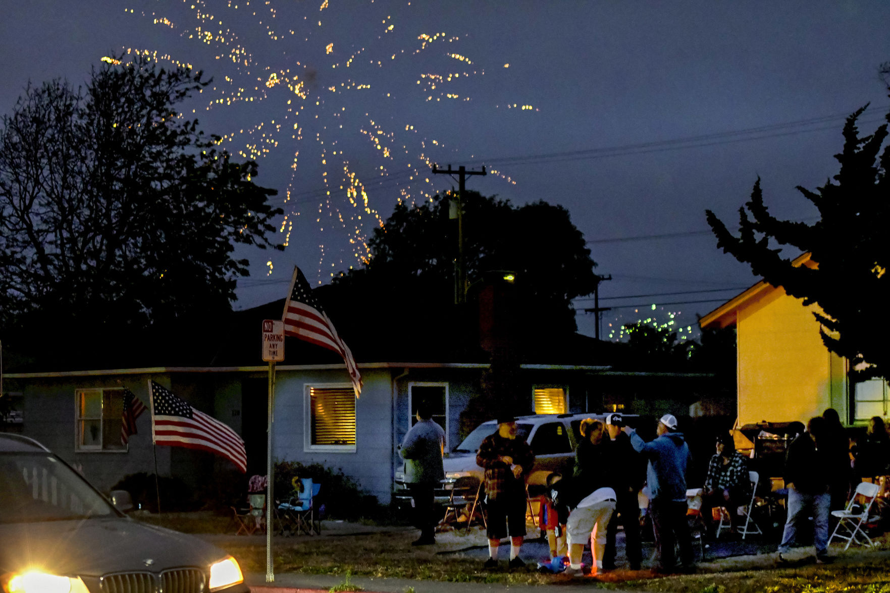 070421 Lompoc fireworks 03.JPG
